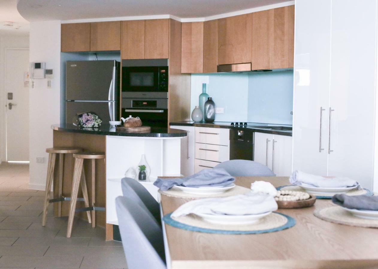 Rumba Beach Resort Калундра Екстериор снимка A kitchen in a typical apartment